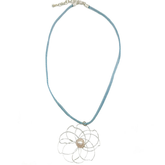 Petals necklace